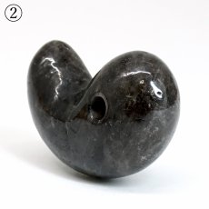 画像6: 山梨 黒平黒水晶 30mm 勾玉 山梨県産 【山梨研磨】 手研磨 一級研磨士 黒平鉱山 Kurobera Quartz 一点もの 職人 匠 国産天然石 国産水晶 お守り 浄化 日本銘石 天然石 パワーストーン (6)