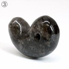 画像9: 山梨 黒平黒水晶 30mm 勾玉 山梨県産 【山梨研磨】 手研磨 一級研磨士 黒平鉱山 Kurobera Quartz 一点もの 職人 匠 国産天然石 国産水晶 お守り 浄化 日本銘石 天然石 パワーストーン (9)
