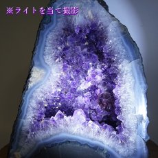 画像3: アメジストドーム 原石 2,550g ブラジル産【一点物】Amethyst 台付き 2月誕生石 鉱物 紫水晶 風水 ヒーリング 浄化 天然石 パワーストーン (3)