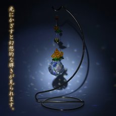画像4: 金木犀 サンキャッチャー 《スタンド付き》 シトリン ガラス ビーズ オリジナル 日本製 自社製 飾り物 縁起物 インテリア 開運 幸運 運気 富貴 金運 雑貨 太陽光 虹 窓 卓上 窓辺 吊り下げ キラキラ 天然石 パワーストーン カラーストーン (4)