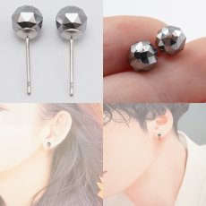 画像2: テラヘルツ ピアス カット 6mm 日本製 自社製 ステンレスピアス 天然石ピアス 高純度 テラヘルツ鉱石 Terahertz 血流改善 肩こり 冷え性 健康ストーン ことほぎ 天然石 パワーストーン (2)