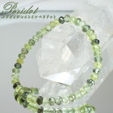 画像1: ルドウィジャイトインペリドット ブレスレット ソロバンカット パキスタン産 【一点もの】 Peridot 8月誕生石 カンラン石 ルチルペリドット ルドウィヒ石 お守り 浄化 ヒーリング 天然石 パワーストーン カラーストーン (1)