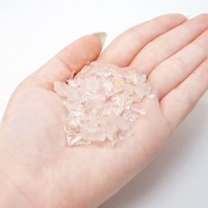画像3: かっこみのカケラ マダガスカル産ローズクォーツ 100g 山梨県 甲府市 オールドストック 日本製 原石 鉱物 さざれ石 希少 レア 4月誕生石 Rose Quartz 水晶 天然石 鉱物標本 蔵出し アクセサリー パワーストーン カラーストーン (3)