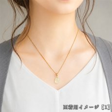 画像6: リビアングラス ペンダントトップ K18 オーバル カット リビア砂漠産 【一点もの】 Libyan Glass 日本製 隕石 天然ガラス テクタイト 希少 レア お守り 浄化 アクセサリー ヒーリング 天然石 パワーストーン カラーストーン  (6)