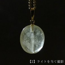 画像5: リビアングラス ペンダントトップ K18 オーバル カット リビア砂漠産 【一点もの】 Libyan Glass 日本製 隕石 天然ガラス テクタイト 希少 レア お守り 浄化 アクセサリー ヒーリング 天然石 パワーストーン カラーストーン  (5)