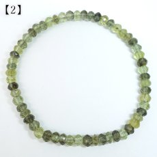 画像5:  ルドウィジャイトインペリドット ブレスレット ソロバンカット パキスタン産 【一点もの】 Peridot 8月誕生石 カンラン石 ルチルペリドット ルドウィヒ石 お守り 浄化 ヒーリング 天然石 パワーストーン カラーストーン Zm45w (5)