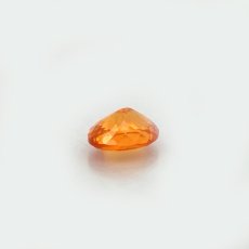 画像3: マンダリンガーネット ルース 0.70ct マダガスカル産 オーバル【一点物】MandarinGarnet ガーネット 1月誕生石 コレクション 標本 オレンジ 鉱物 結晶 宝石 天然石 パワーストーン カラーストーン (3)