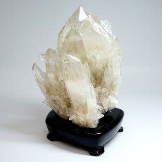 画像2: 水晶 原石 ペルー産 ムンドヌエボ鉱山 クラスター 【 一点もの 】 台付き Crystal 結晶 標本 希少 レア クリスタル クォーツ ポイント 浄化 内包物 お守り 天然石 パワーストーン  (2)