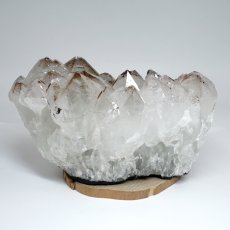 画像4:  カコクセナイト ファントム クラスター 原石 ブラジル産 【 一点もの 】 Quartz カコクセナイトインクォーツ 水晶 クリスタル クォーツ ポイント 結晶 浄化 内包物 鉱物 お守り 天然石 パワーストーン  (4)