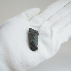画像5: アレキサンドライト 原石 約14.1g タンザニア産 【一点物】 Alexandrite 変彩金緑石 変色 皇帝の宝石 クリソベリル 金緑石 コレクション コレクター 標本 6月誕生石 鉱物 結晶 宝石 お守り 天然石 パワーストーン カラーストーン (5)
