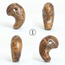 画像2: 屋久杉 泡瘤 (あわこぶ) 勾玉 23mm 【一点もの】 YAKUSUGI AWAKOBU 鹿児島県 屋久島 国産 日本製 瘤 杉 エネルギー パワーズウッド 天然木 (2)