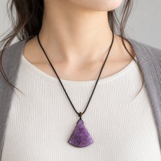 画像7: スギライト 高品質 ペンダントトップ 南アフリカ産【一点もの】希少 Sugilite 世界三大ヒーリングストーン 杉石 横穴 貫通穴 大ぶり ドロップ 天然石 パワーストーン カラーストーン (7)