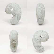 画像2: 【日本の石】 タツナイト青 勾玉 30mm 兵庫県 (2)