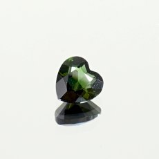 画像2: グリーントルマリン ルース 6mm ハート ブラジル産 【一点もの】 Tourmaline トルマリン カット 10月誕生石 裸石 宝石 鉱物 天然石 パワーストーン カラーストーン (2)