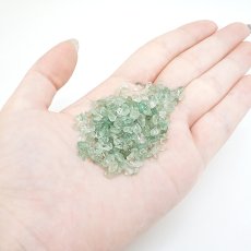 画像3: さざれ 100g グリーンストロベリークォーツ 天然石 パワーストーン 穴無し さざれ カラーストーン (3)