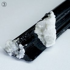 画像8: トルマリン 水晶 共生鉱 原石 ブラジル産 【一点もの】 Tourmaline ブラックトルマリン 10月誕生石 標本 鉱物 結晶 浄化 お守り 天然石 パワーストーン カラーストーン (8)