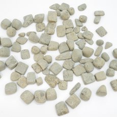 画像2: さざれ 100g 別畑石 日本銘石 福井県産 BETSUBATA Stone 福井市別畑町 凝灰岩 守護石 天然石 パワーストーン カラーストーンｃ (2)