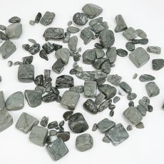 画像2: さざれ 100g 神居古潭 シルバーグリーン 日本銘石 北海道産 Kamui Kotan 希少 カムイコタン アイヌ 聖地 緑 天然石 パワーストーン カラーストーン (2)