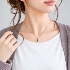 画像4: グリーンガーネット K18 ペンダントトップ 0.25ct ケニア産 18金【一点物】Green Garnet 1月誕生石 柘榴石 ざくろ石 オーバルカット ジュエリー 小ぶり 小粒 活力 情熱 絆 成功 天然石 カラーストーン パワーストーン ロイヤルジュエリー Royal Jewelry (4)