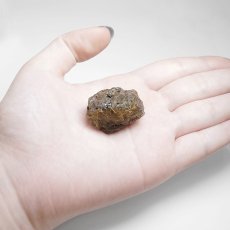 画像4: ルチルクォーツ 原石 13.6g ブラジル産【一点もの】Rutile quartz 希少 タイチン 針水晶 ルチル ゴールド オブジェ 鉱物 浄化 お守り 天然石 パワーストーン (4)