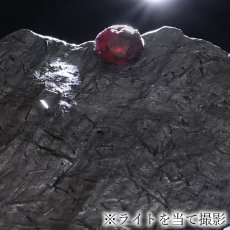 画像6: ガーネット on グラファイト 原石 約42.6g アメリカ レッドエンバーズ鉱山産 【一点もの】 Garnet on Graphite ガーネットオングラファイト 鉱物 共生 標本 結晶 柘榴石 石墨 浄化 お守り 天然石 パワーストーン カラーストーン (6)