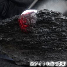 画像5: ガーネット on グラファイト 原石 約26.9g アメリカ レッドエンバーズ鉱山産 【一点もの】 Garnet on Graphite ガーネットオングラファイト 鉱物 共生 標本 結晶 柘榴石 石墨 浄化 お守り 天然石 パワーストーン カラーストーン (5)