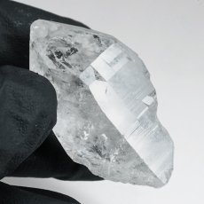 画像4: カイラス水晶 原石 約11.1g ヒマラヤ産 【 一点もの 】Kailash Quartz チベット ヒマラヤ カイラス山 稀少 レア 高品質 水晶 クリスタル クォーツ ポイント バーコード 4月誕生石 結晶 浄化 内包物 鉱物 癒し お守り 天然石 パワーストーン カラーストーン (4)