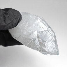 画像4: カイラス水晶 原石 約47.2g ヒマラヤ産 【 一点もの 】Kailash Quartz チベット ヒマラヤ カイラス山 稀少 レア 高品質 水晶 クリスタル クォーツ ポイント バーコード 4月誕生石 結晶 浄化 内包物 鉱物 癒し お守り 天然石 パワーストーン カラーストーン (4)