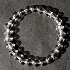 画像2: 天然水晶 7.5mm ブレスレット 【山梨甲府研磨】 AAA+ランク ブラジル産 手研磨 山梨県甲府市 職人 匠 宝石研磨 伝統技術 無処理 お守り 浄化 天然石 パワーストーン (2)