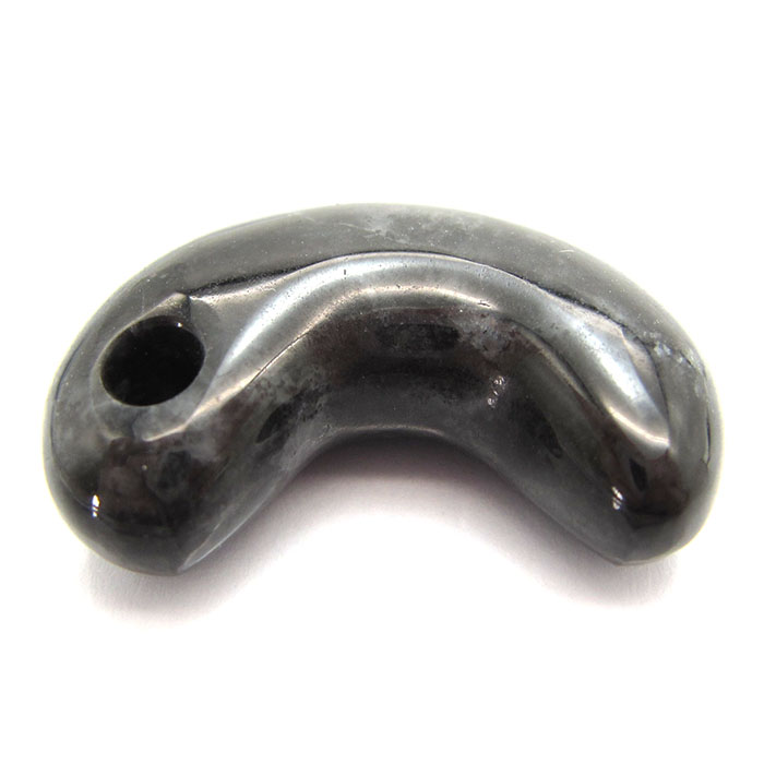 【一点物】 【希少】 【送料無料】糸魚川黒翡翠 勾玉 7.8g 新潟産 幸運 ひすい ヒスイ 国石 パワーストーン 天然石 硬玉 ジェダイド  5月誕生石 糸魚川ひすい 健康運 お守り