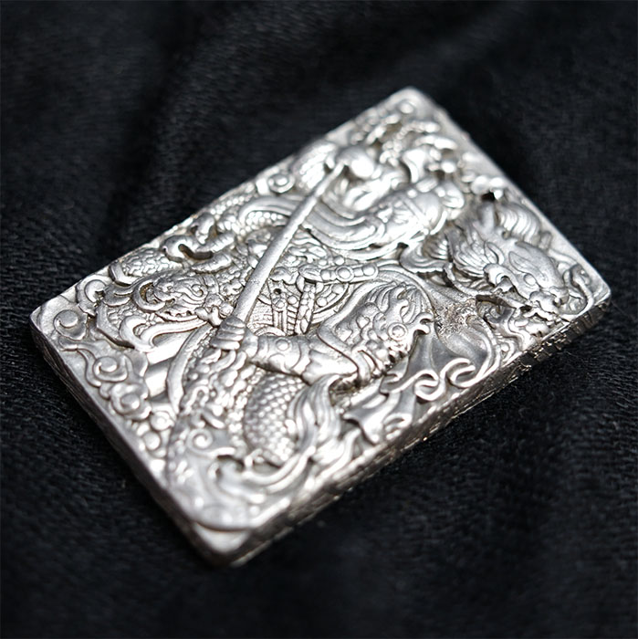 【一点物】 アルタイ隕石 新疆隕石 関羽 彫り物 プレート Altai (Xinjiang) meteorite kanu Plate