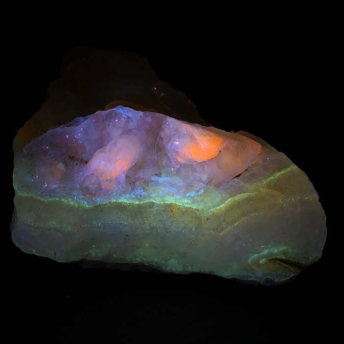 北海道蛍光オパール 原石 約97.0g 北海道産 一点もの 天然石 パワーストーン カラーストーン