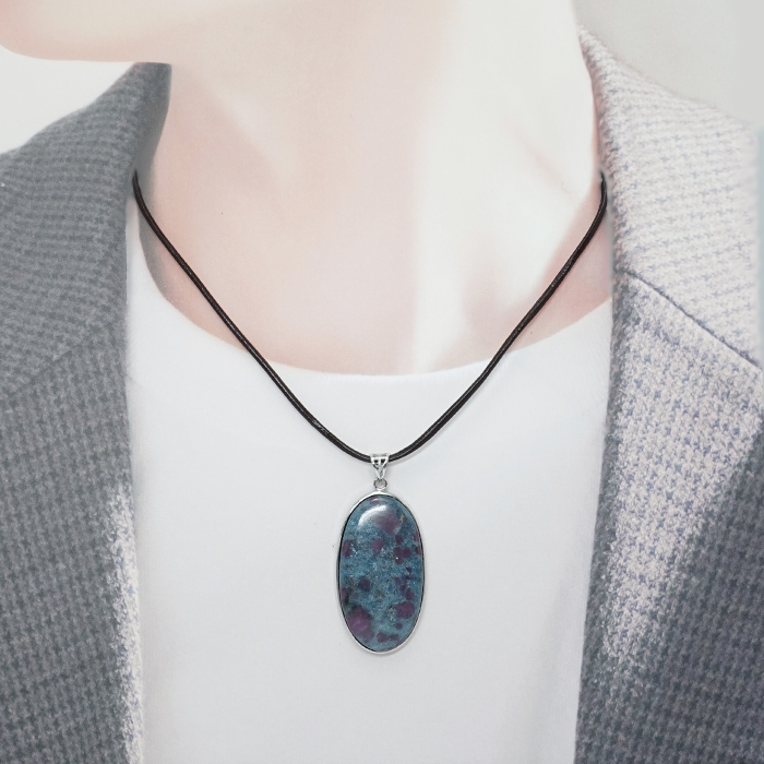 画像4: ルビーインカイヤナイト ペンダントトップ SV925 インド産【一点物】Ruby in kyanite 覆輪 フクリン ルビー カイヤナイト 紅玉 藍晶石 天然石 パワーストーン カラーストーン (4)